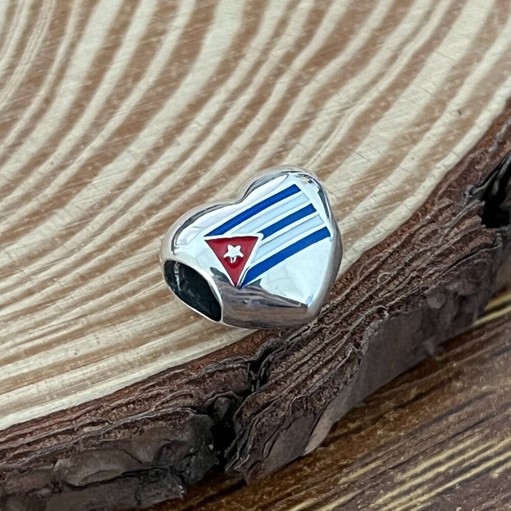 Pandora Cuba Flag Heart Exclusive Charm